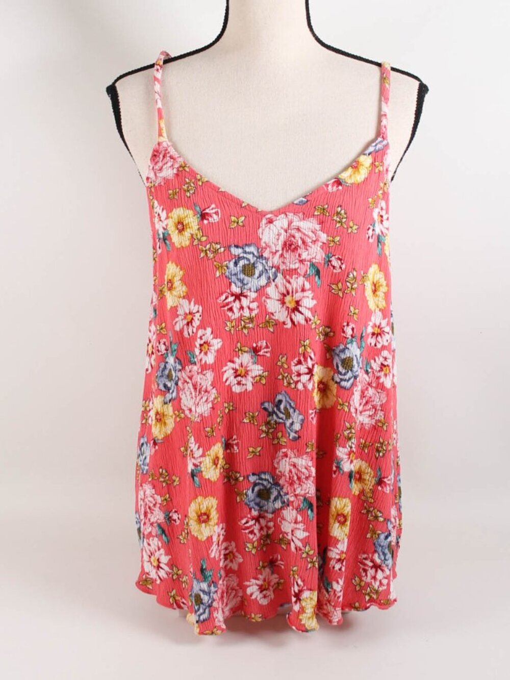 Torrid Size 1 Coral Floral Crinkle Rayon Swing Tank
